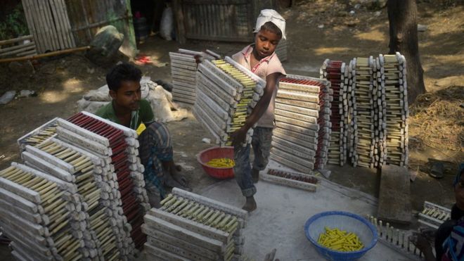 El trabajo infantil es frecuente en Bangladesh. AFP