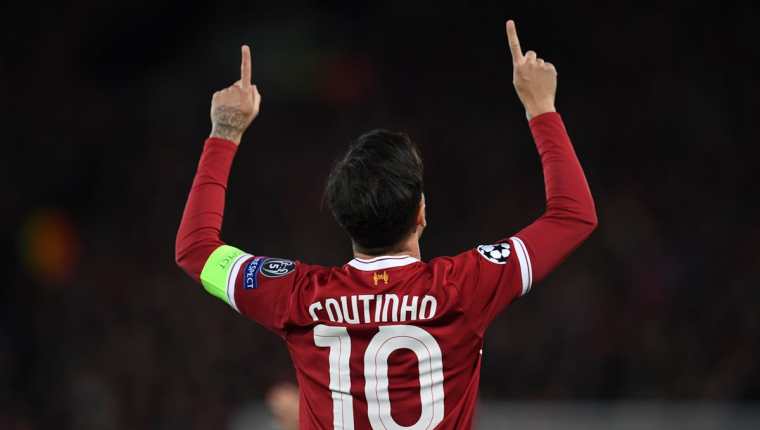Los aficionados del Liverpool se quedaran con las ganas de usar las camisolas de Coutinho. (Foto Prensa Libre: AFP)