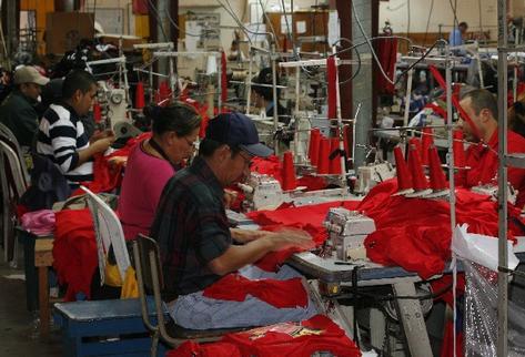 Centroamérica y Estados Unidos realizarán una revisión de las relaciones comerciales en el marco de la vigencia del TLC. (Foto Prensa Libre: Hemeroteca PL)