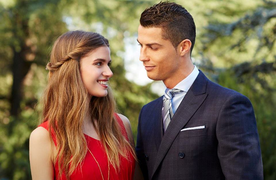 Cristiano Ronaldo posa para una fotografía de Sacoor Brothers. (Foto Prensa Libre: Facebook Sacoor Brothers).