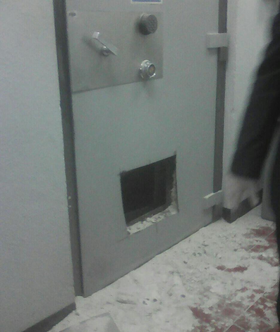 Ladrones abrieron la caja fuerte para robar dinero. (Foto: Cortesía)