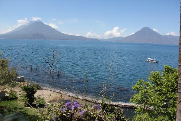 Entidades impulsan acciones de concienciación para la preservación del  Lago de Atitlán.