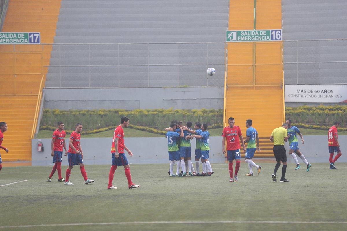 Deportivo Mixco toma ventaja en la serio de 16avos de final del Torneo de Copa. (Foto Prensa Libre: Edwin Fajardo)