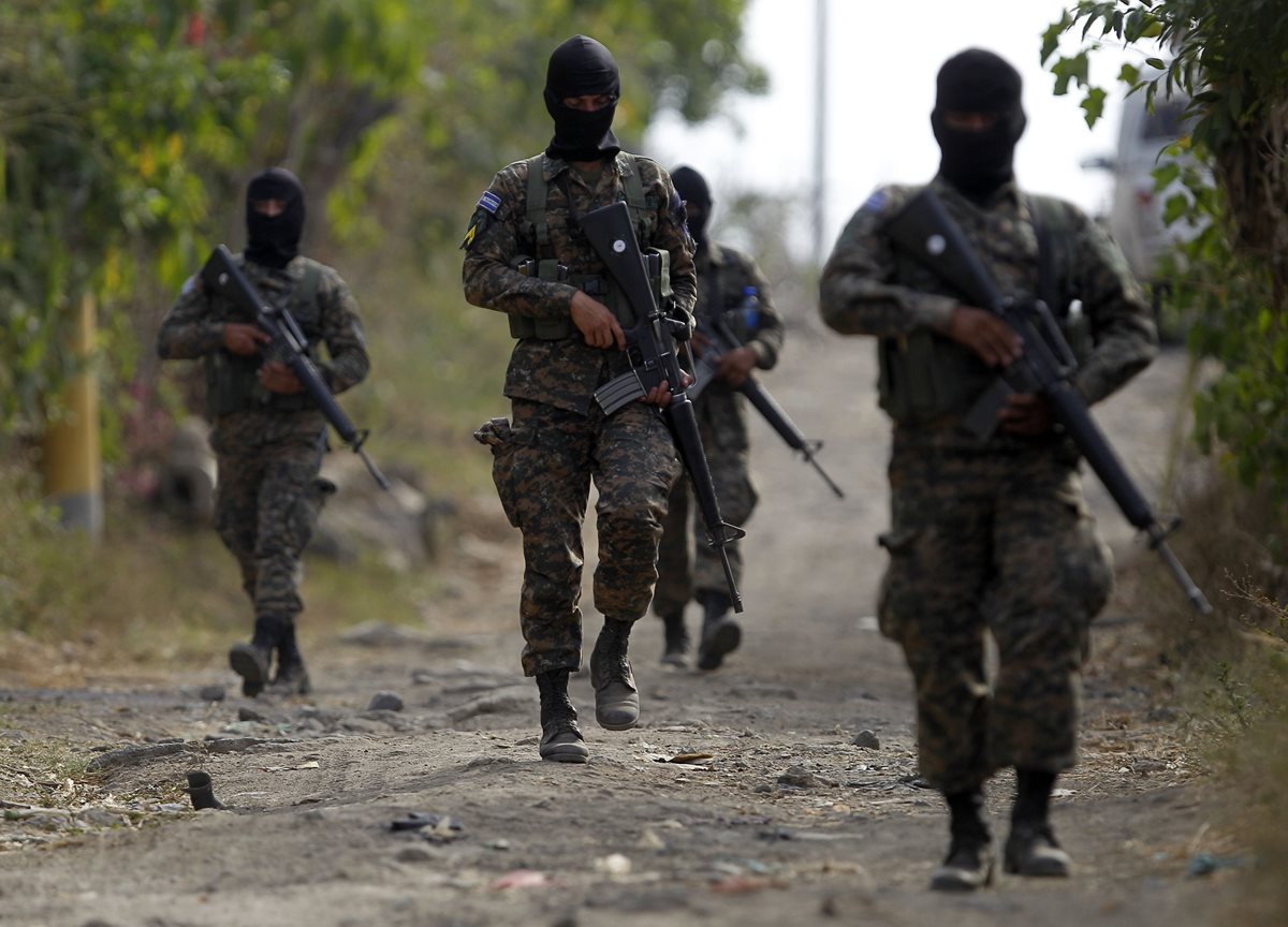 El Salvador vive en los últimos días una escalada de violencia. (Foto Prensa Libre: EFE).