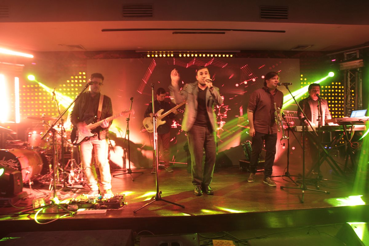 La banda nacional dio un concierto tras presentar su nuevo video musical. (Foto Prensa Libre: Ángel Elías)