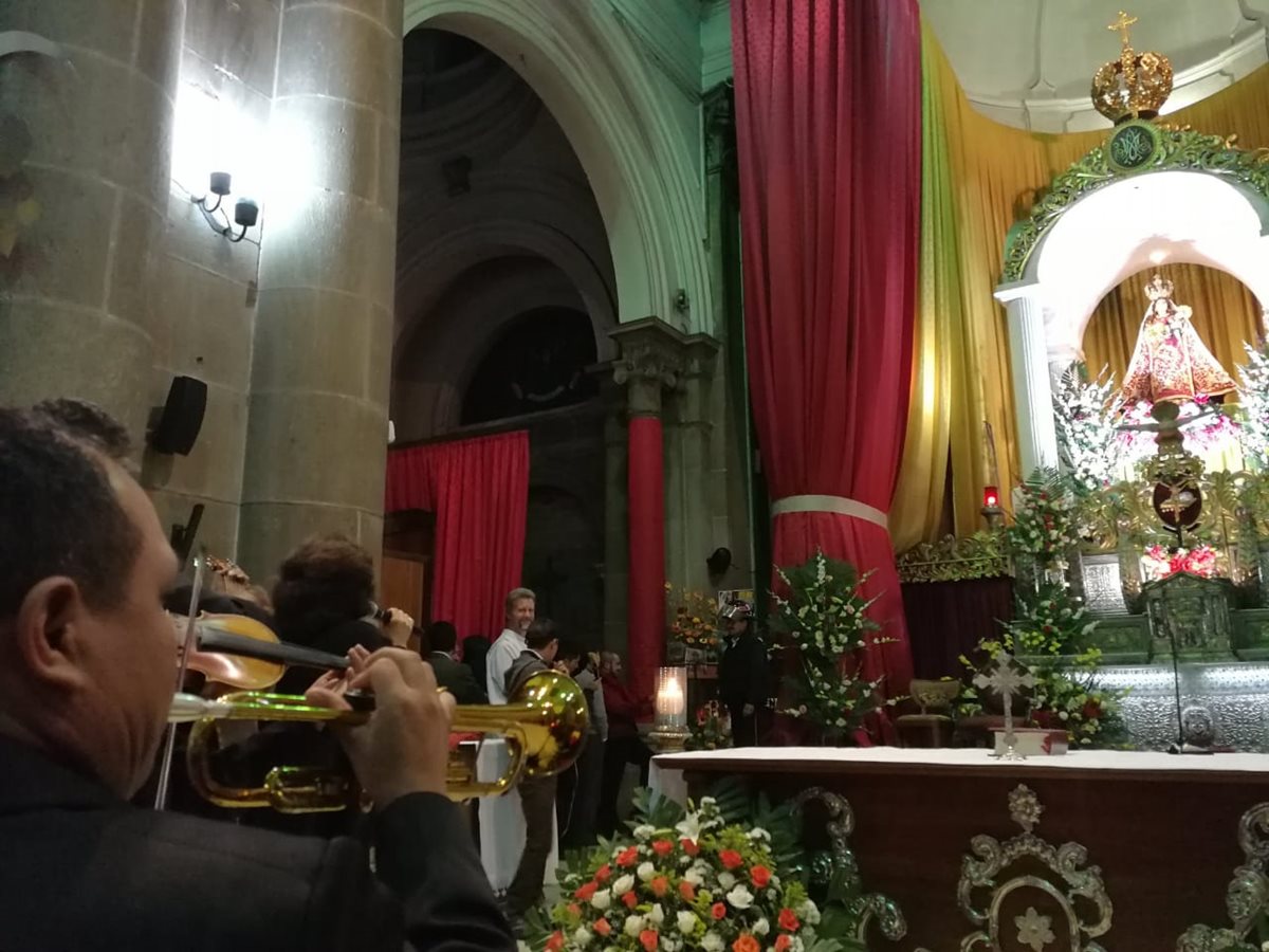 La serenata dedicada a la Virgen del Rosario cumplirá 90 años. (Foto Prensa Libre: Hemeroteca)