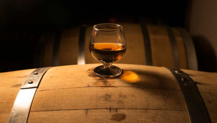 Uno de los productos que Guatemala importa de Reino Unido es el whisky, y su importe podría afectarse si no se ratifica un tratado antes de marzo de 2019. (Foto Prensa Libre: Shutterstock)