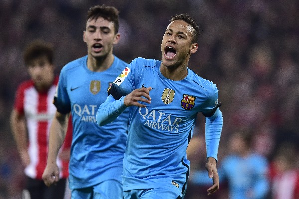Neymar celebra el segundo gol del Barcelona en el triunfo contra el Athletic de Bilbao. (Foto Prensa Libre: AFP)