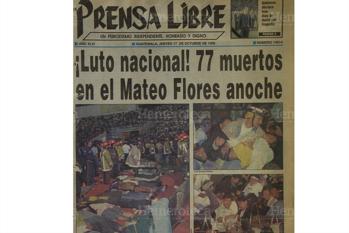 Portada de Prensa Libre en la cual se aprecia la magnitud de la tragedia en el cual preliminarmente se daba a conocer la cifra de 77 aficionados muertos. (Foto: Hemeroteca PL)