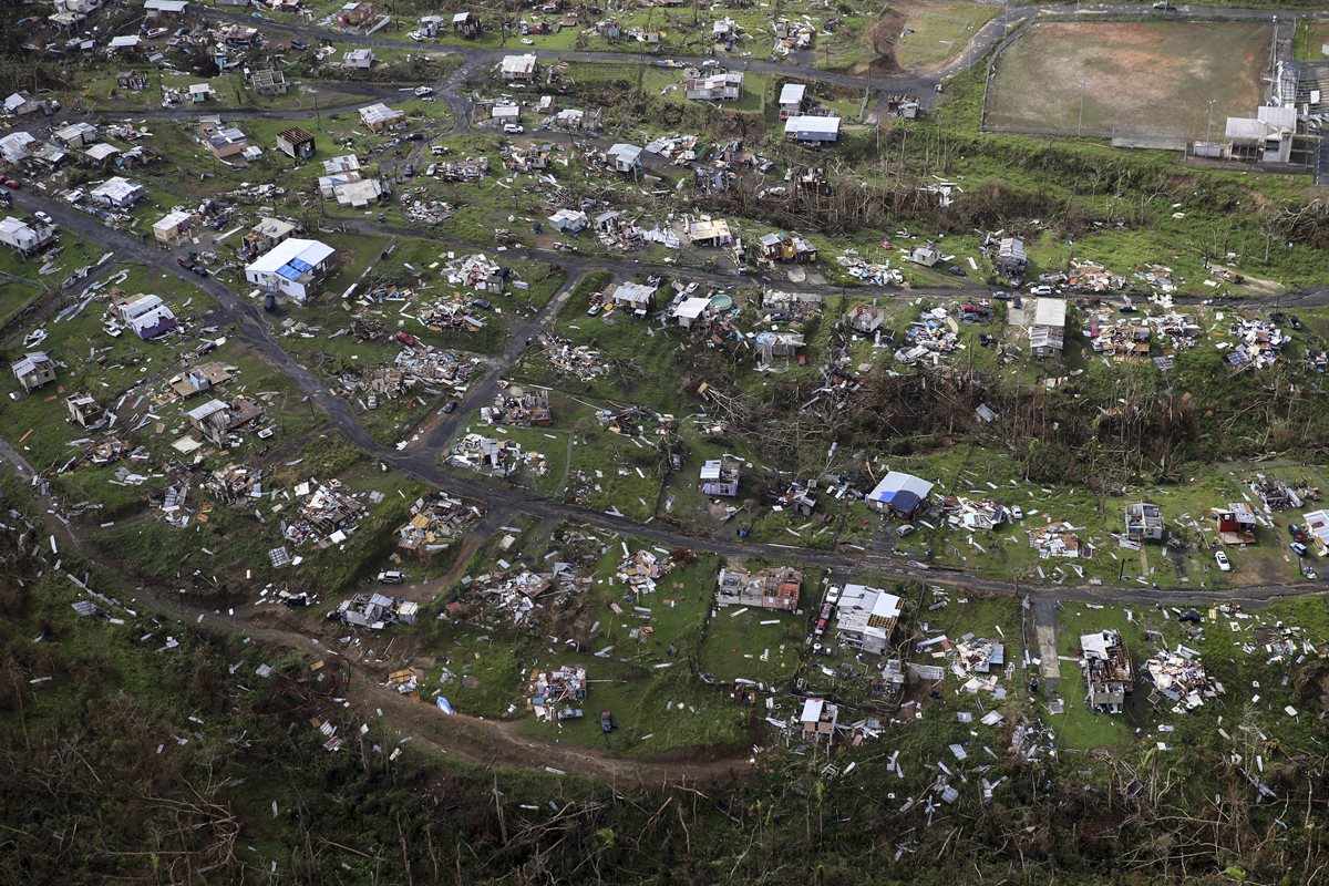 Un barrio de Puerto Rico destruido por el huracán. (Prensa Libre Foto: AP)