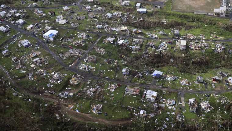 Un barrio de Puerto Rico destruido por el huracán. (Prensa Libre Foto: AP)