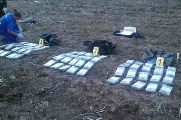 Un operativo logró incautar un cargamento de cocaína en sector de Moyuta, Jutiapa. (Foto Prensa Libre: PNC)<br _mce_bogus="1"/>