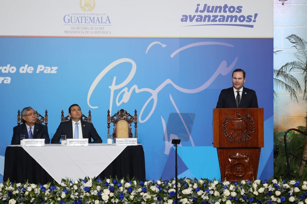 Jimmy Morales y Arzú Escobar apelan a la no injerencia en conmemoración de la Firma de la Paz
