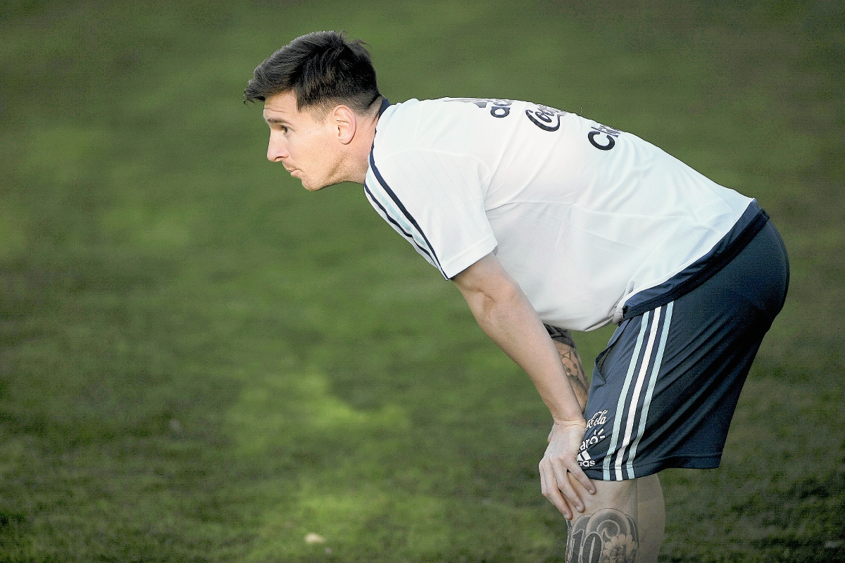 Leonel Messi es el estandarte de la Selección de Argentina, sobre el cae toda la confianza del equipo y la afición albiceleste. (Foto Prensa Libre: AFP)