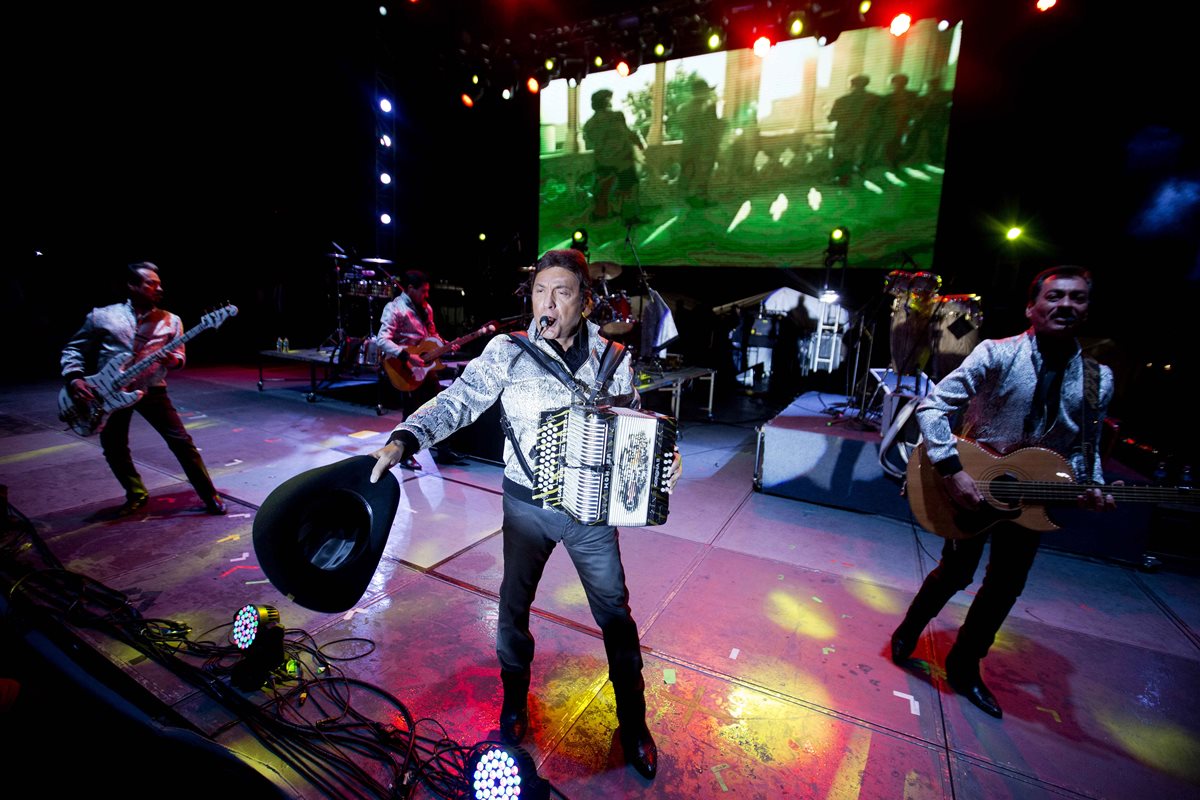 La agrupación mexicana Los Tigres del norte promociona su reciente álbum Realidades. (Foto Prensa Libre: AP)