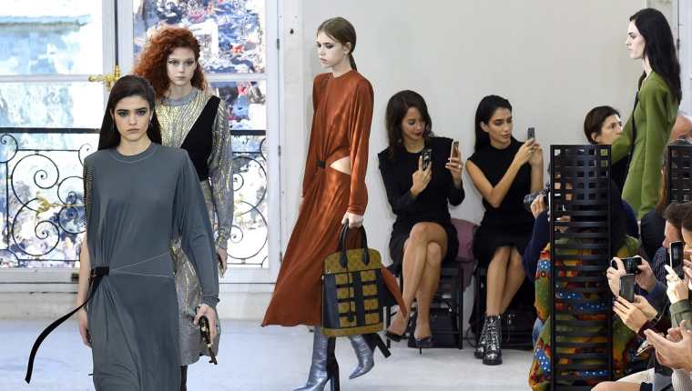 Louis Vuitton presentó su colección primavera-verano 2017 en la Semana de la Moda de París, que finalizó el miércoles. (Fotos Prensa Libre, AFP)