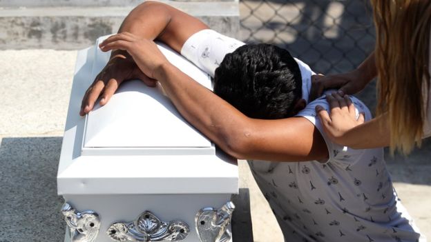 México enfrenta una creciente ola de violencia y asesinatos, lejos del foco de atención mundial. (AFP)