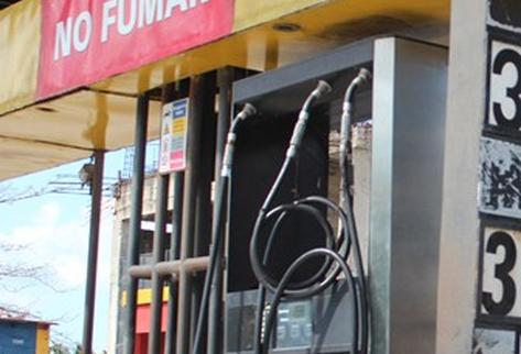 La caída en el precio internacional del petróleo ha generado un impacto favorable para el país. (Foto Prensa Libre: Hemeroteca PL)