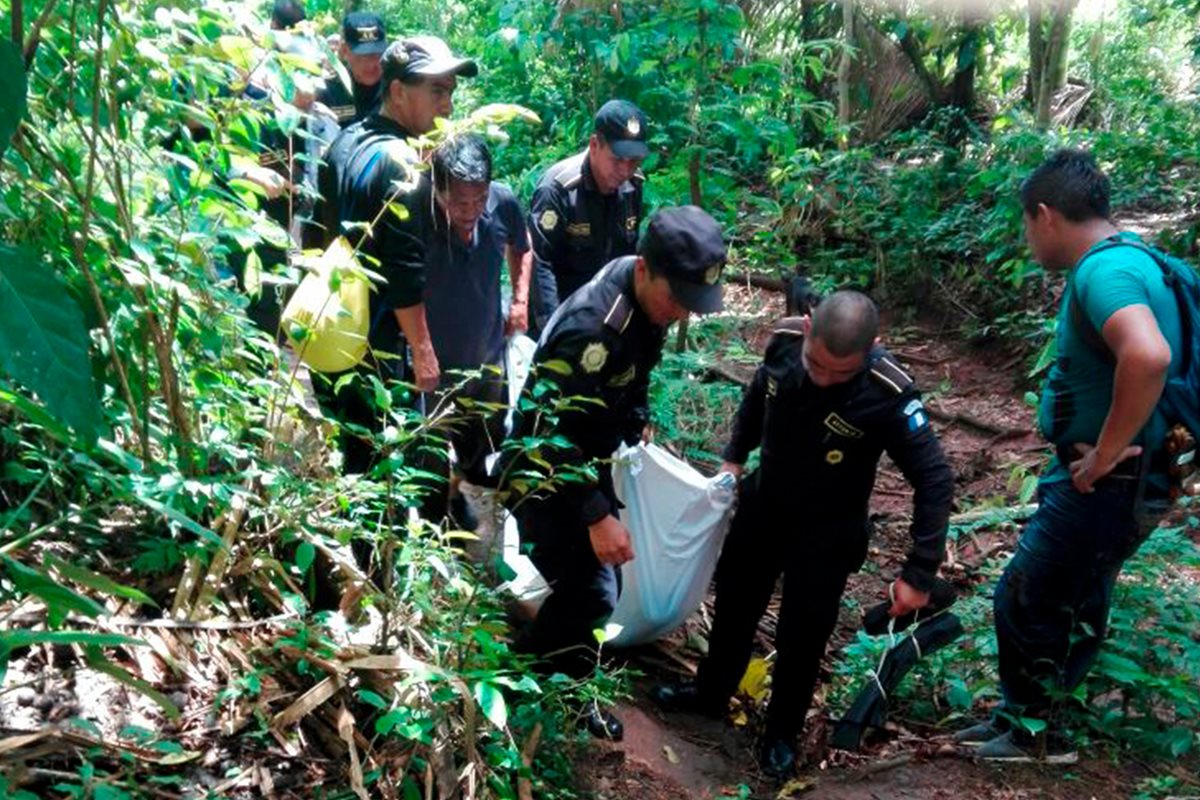 El cadáver de Mario Antonio Gonzales fue localizado en el caserío Nueva Colonia, Malacatán, San Marcos. (Foto Prensa Libre: Whitmer Barrera)
