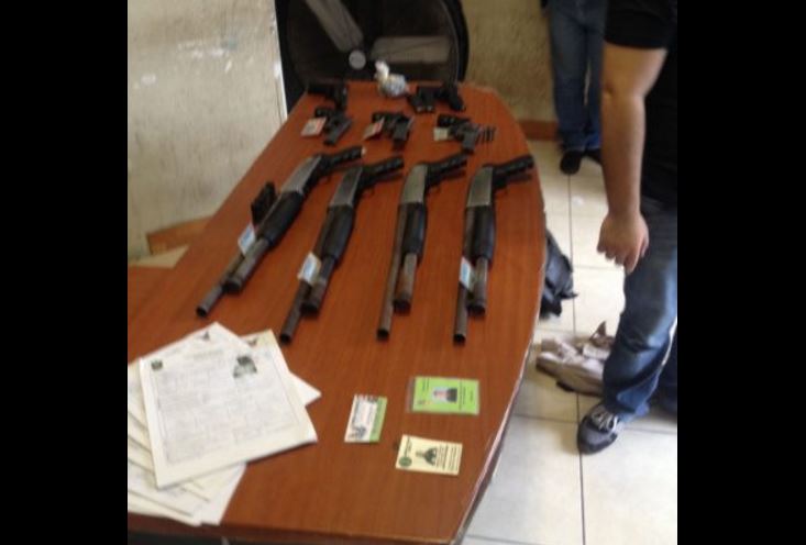 Armas incautadas durante los allanamientos. Foto Prensa Libre: Ministerio Público.