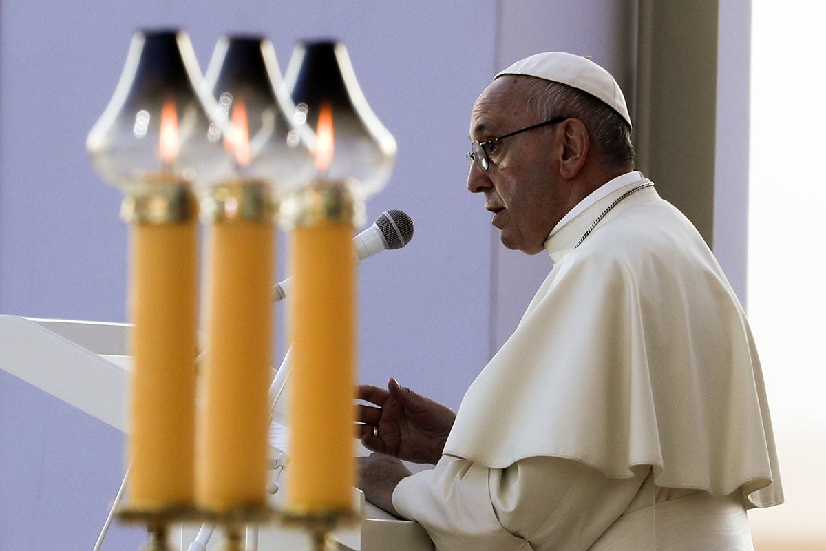 El papa Francisco celebra misa en su reciente participacion en la Jornada Mundial de la Juventud, en Polonia. (Foto Prensa Libre: AP).