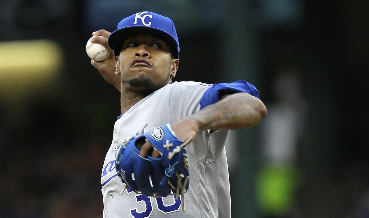 Los Reales de Kansas City expresaron este lunes su dolor por la muerte del joven lanzador dominicano Yordano Ventura. (Foto Prensa Libre: AFP)
