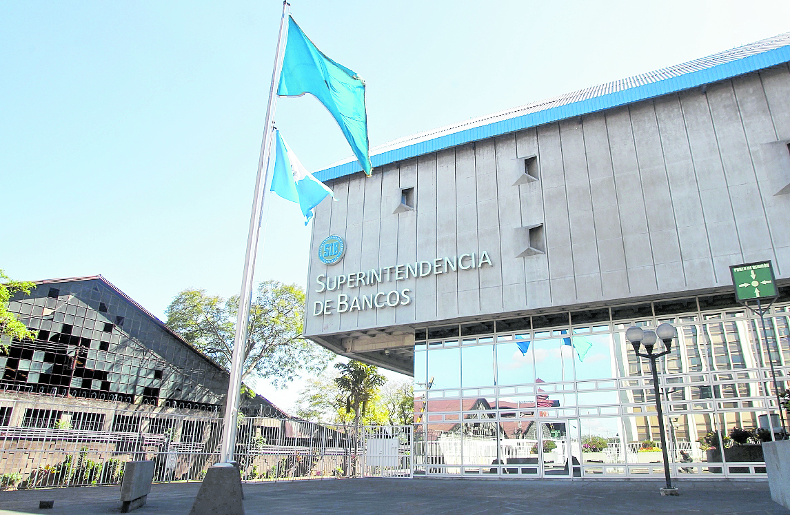 La IVE funciona en el edificio de la Superintendencia de Bancos, en el Centro Cívico. (Foto Prensa Libre: Hemeroteca PL).