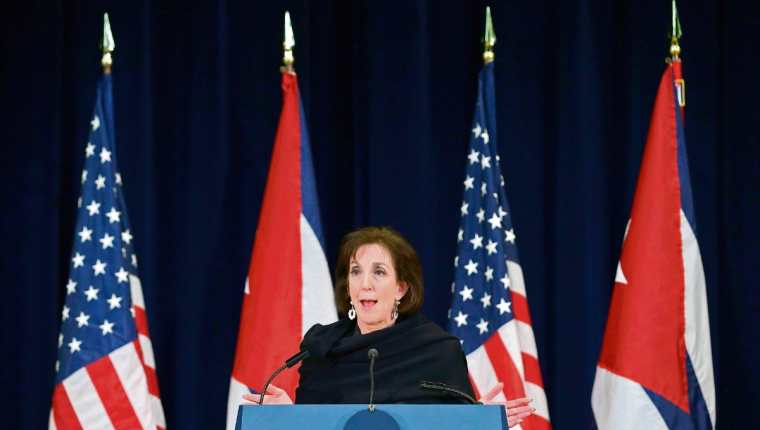 ROBERTA JACOBSON responde a preguntas sobre las conversaciones con Cuba. (AFP)