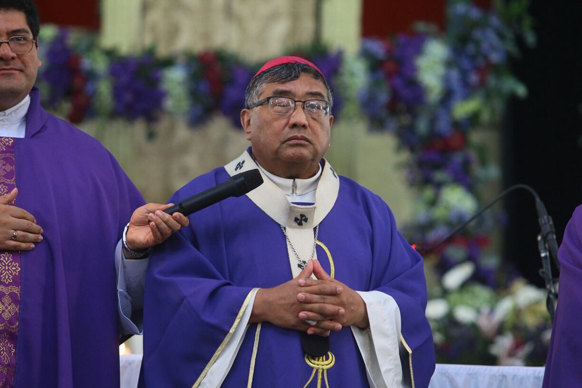El Arzobispo Metropolitano, Julio Vian, se pronunció por la muerte de menores en el Hogar Seguro. (Foto Prensa Libre: Álvaro Interiano)