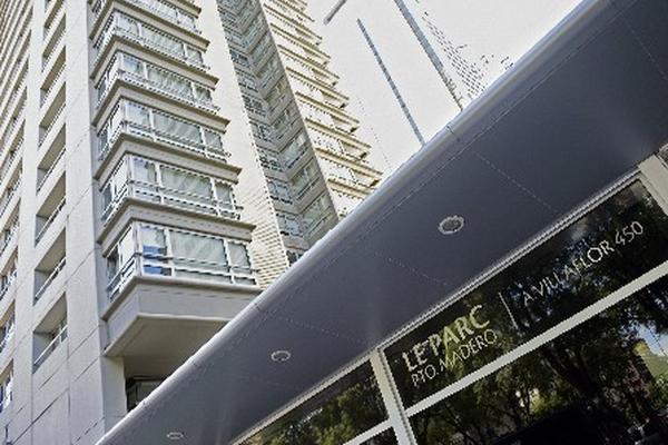 Torre del complejo residencial Le Parc, en Puerto Madero. (Foto Prensa Libre: AFP)