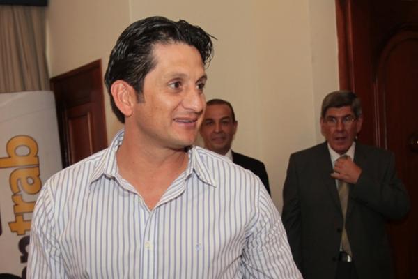 El técnico de los cremas asegura que ha tenido ofrecimientos para dirigir al Saprissa. (Foto Prensa Libre: Redacción Deportes)