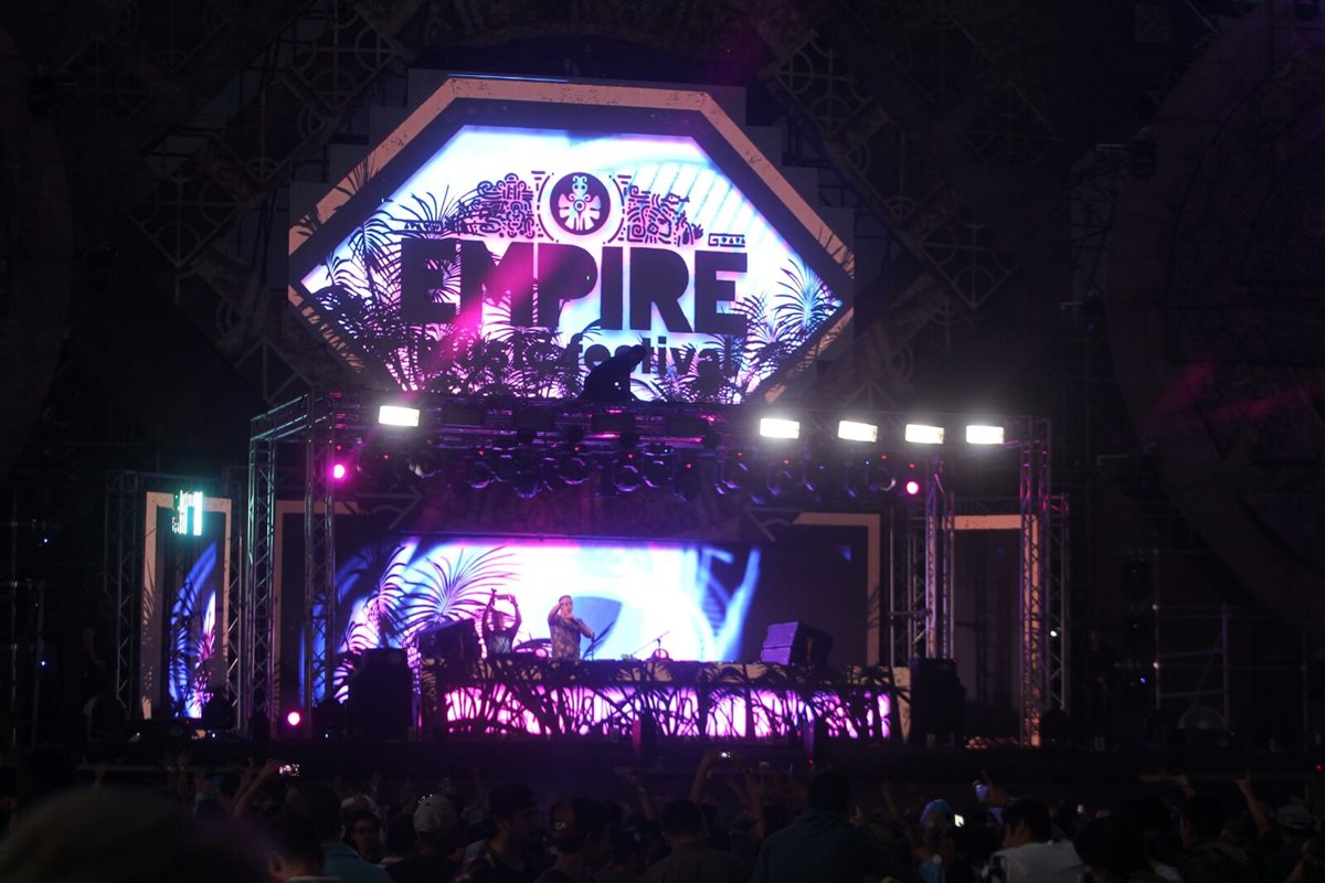 Unas dos mil disfrutan de la mejor música nacional e internacional en el EMF, en el km 37 carretera a El Salvador. (Fotos Prensa Libre: Keneth Cruz)