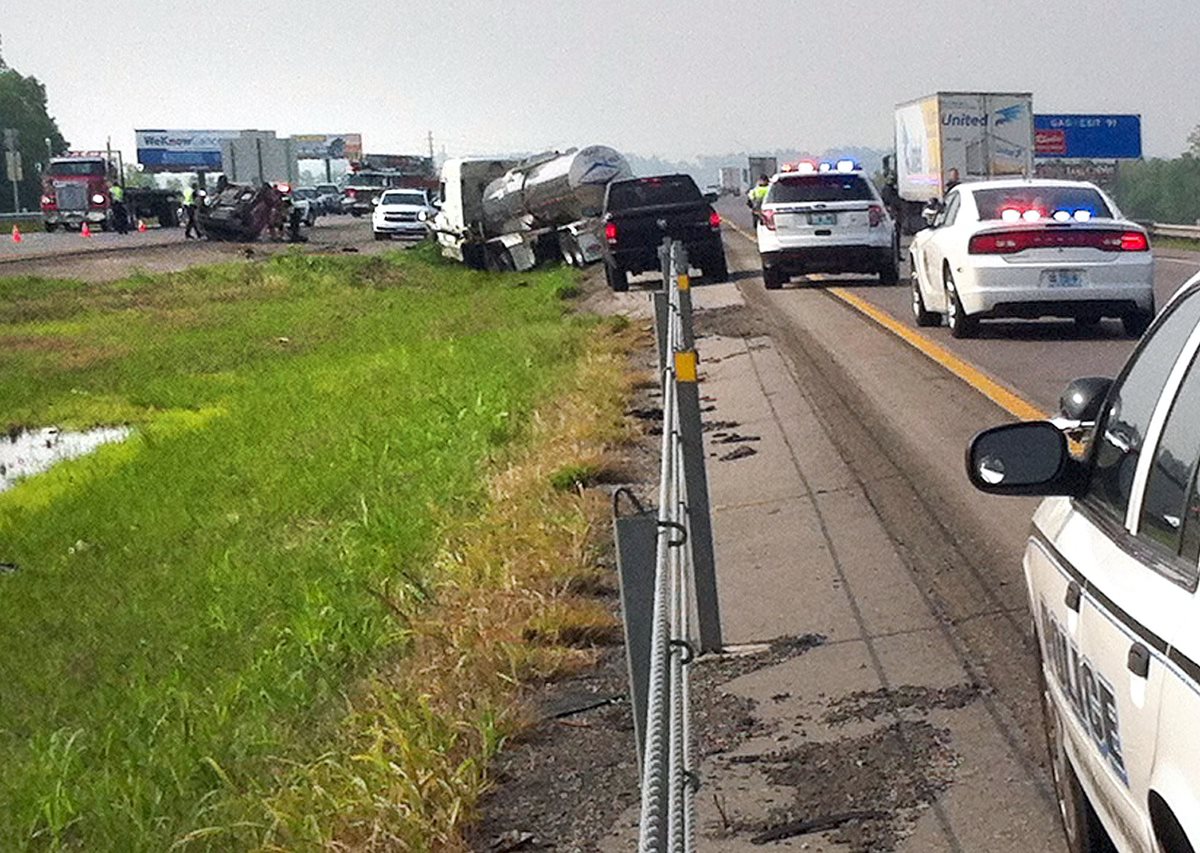 Area de la carretera interestatal en Missouri donde ocurrió el trágico accidente. (Foto Prensa Libre: AP).