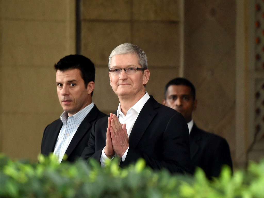 Tim Cook anunció que la Apple abrirá un centro de formación para desarrolladores de aplicaciones móviles para su sistema operativo iOS en la India. (Foto Prensa Libre: EFE)