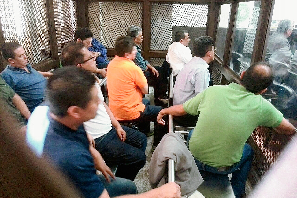 Los señalados por el caso La Línea seguirán en prisión. (Foto Prensa Libre: Erick Ávila)