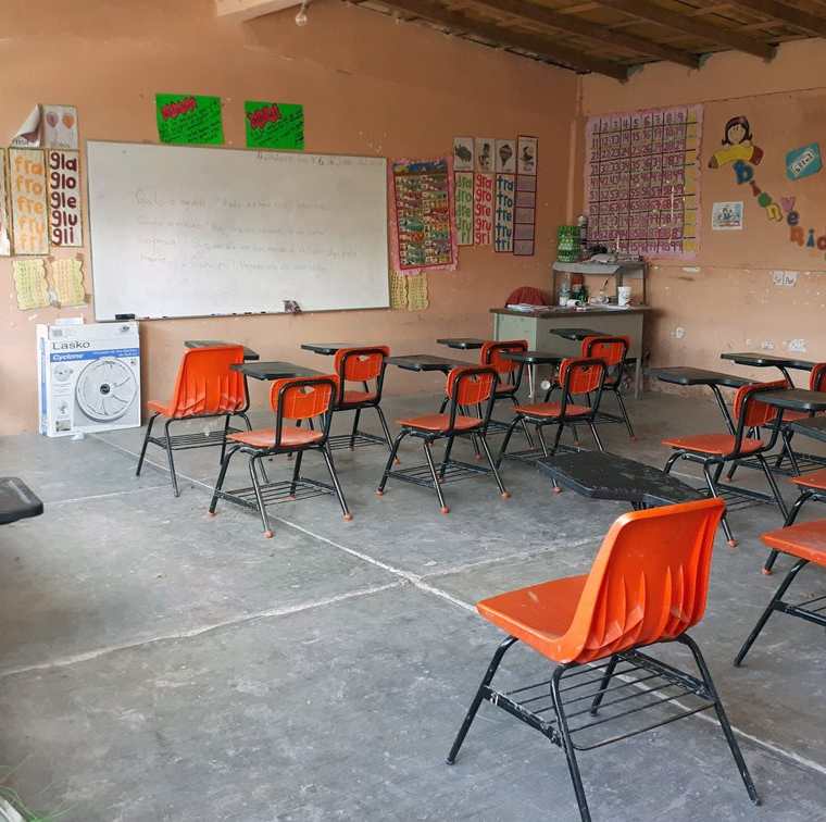 Las escuelas lucen vacías en localidades de Guerrero. (Foto Prensa Libre: AFP)