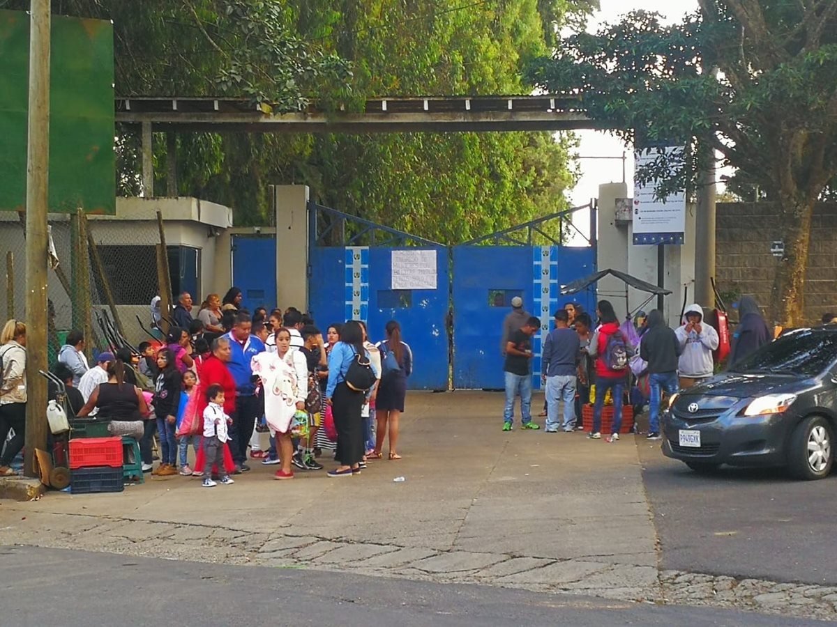 La entrada al sector de Fraijanes donde está la cárcel Pavoncito. (Foto Prensa Libre: Erick Avila)