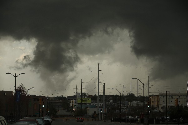 Tormentas y tornados causan estragos en sur de EE. UU.