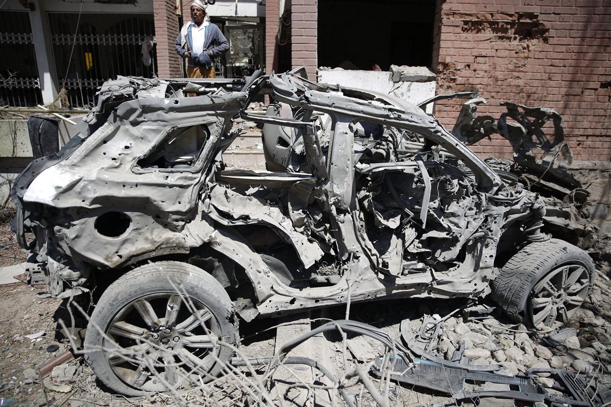 Bombardeo en Yemen, que es escenario de una guerra civil, deja decenas de muertos. (Foto Prensa Libre: AFP)