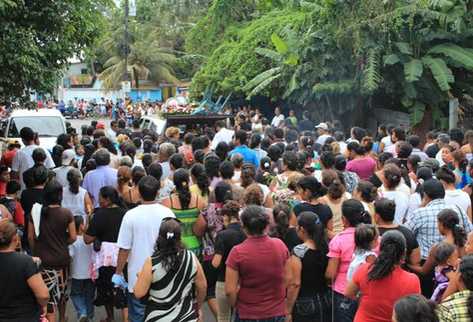 Heidi Isabel Montufar Lorenzana, de 16 años, y Geiser Mercado, 18, fueron inhumadas este sábado en Puerto San José, Escuintla.