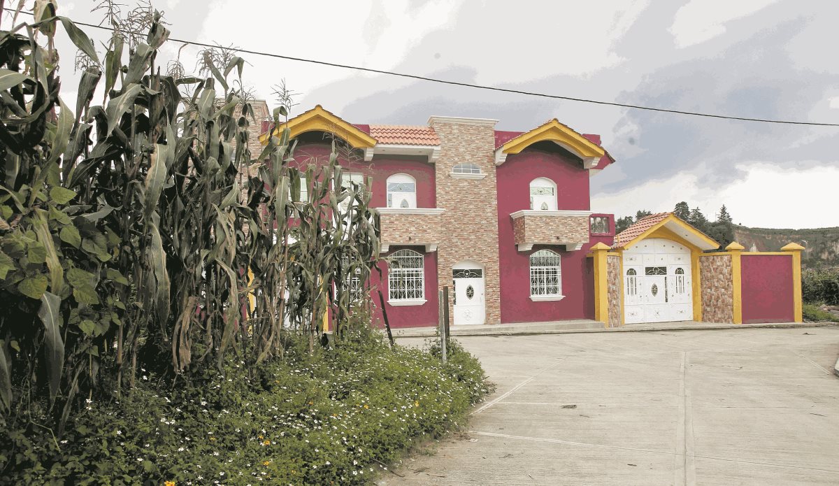 La construcción de viviendas es un logro de las remesas enviadas por las personas en el extranjero. (Foto Prensa Libre: Paulo Raquec)
