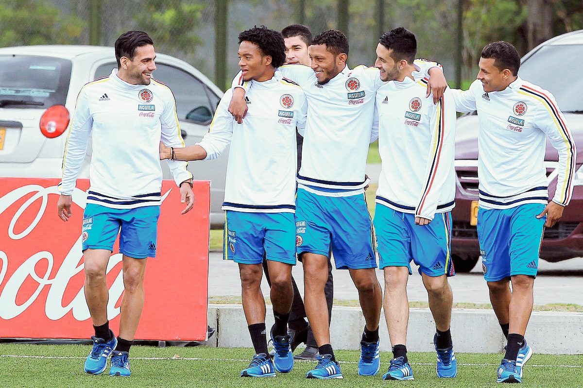 Los jugadores de la selección Colombia  Radamel Falcao García, Juan Guillermo Cuadrado, Carlos Valdés, Camilo Vargas y Jeison Murillo durante el entrenamiento. (Foto Presa Libre: EFE)