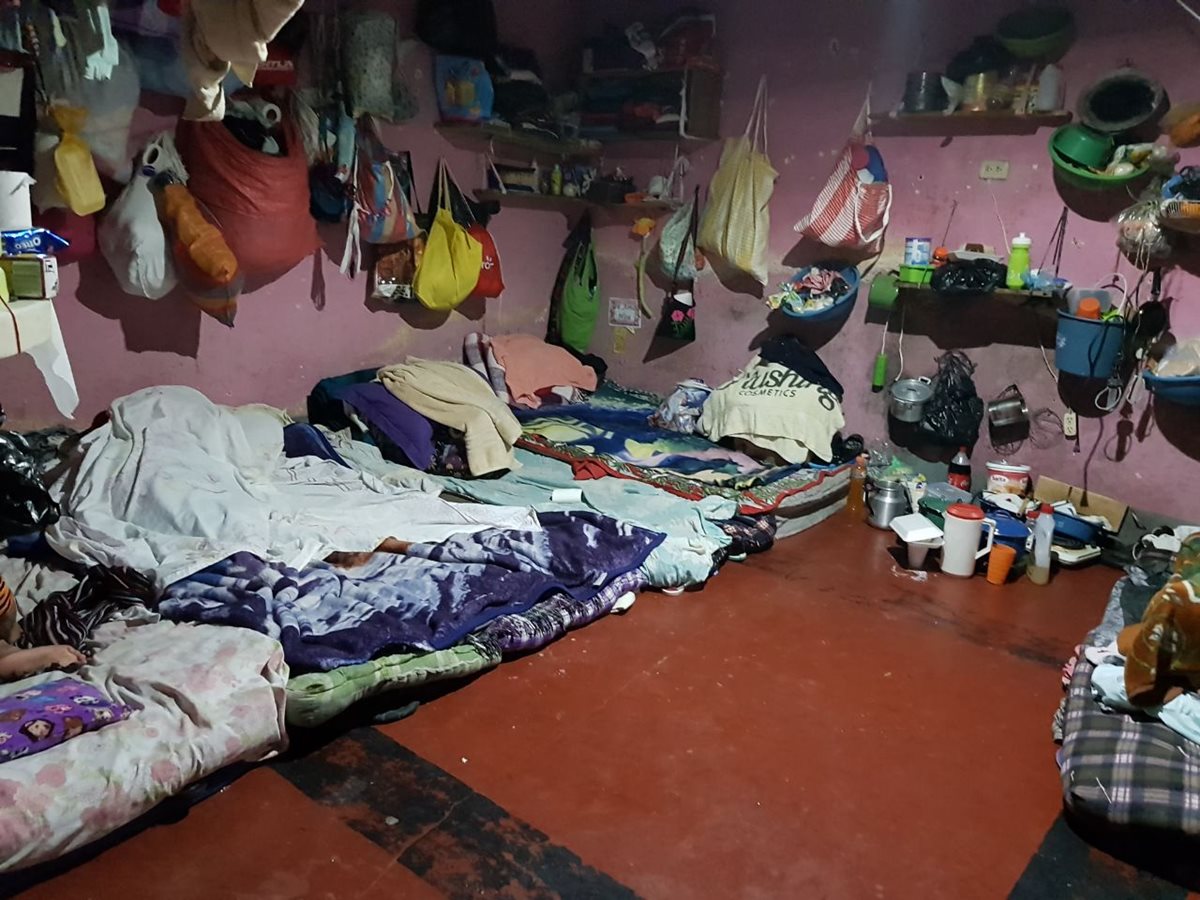 Privados de libertad de Huehuetenango duermen en colchones. (Foto Prensa Libre: PDH)