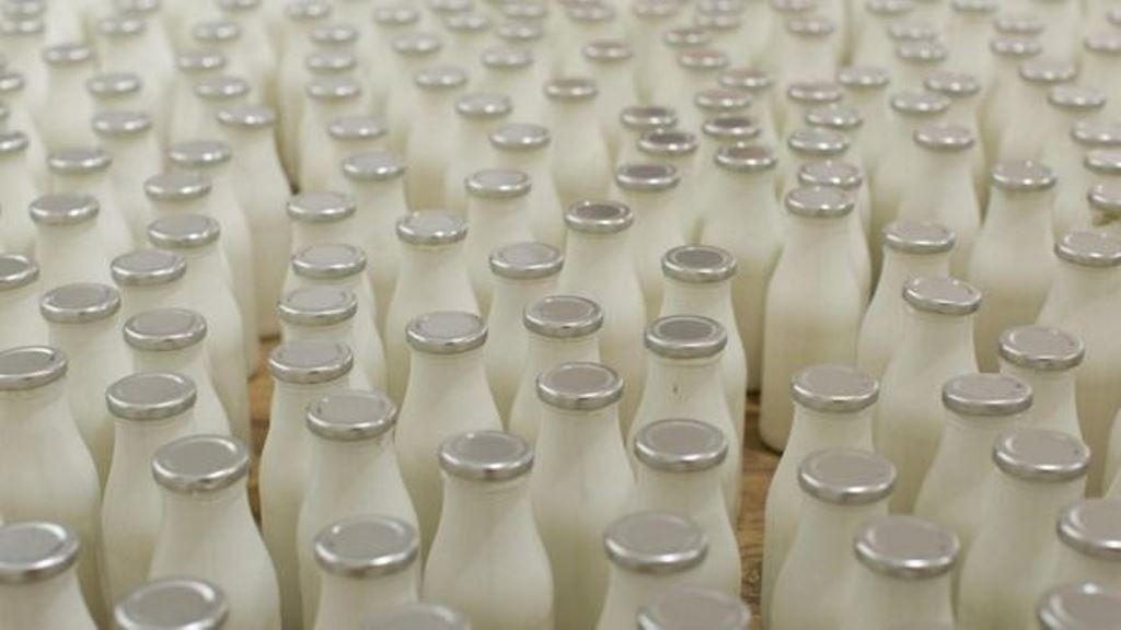 La leche es una emulsión, que al juntarse con la saliva provoca que las gotas se agrupen en lo que se conoce como "floculación". (GETTY IMAGES)