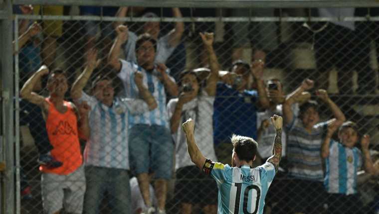 La selección argentina de Lionel Messi podría ubicarse cuarto en la clasificación a Rusia 2018. (Foto Prensa Libre: AFP)