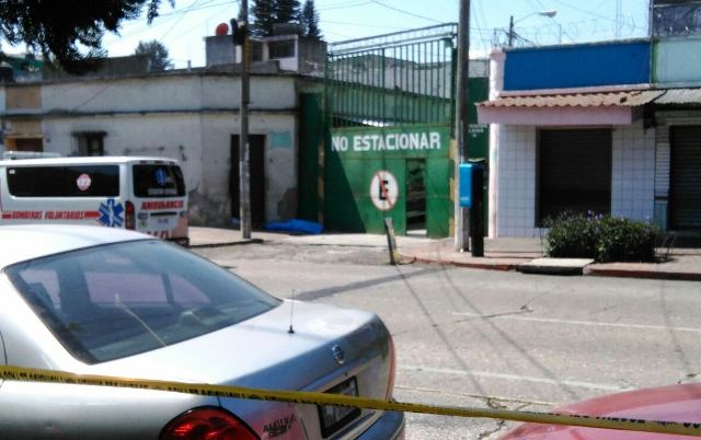 Una balacera dejó como resultado una mujer fallecida. (Foto Prensa Libre: Estuardo Paredes)