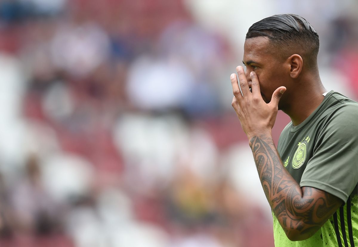 Boateng es símbolo de la lucha contra el racismo y la xenofobia. (Foto Prensa Libre: AFP)
