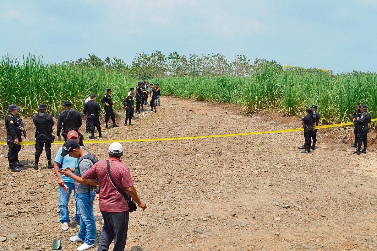 El cuerpo del agente Marvin Juárez Carreto apareció con cuatro heridas de bala y calcinado en Retalhuleu. (Foto Prensa Libre: Hemeroteca PL)