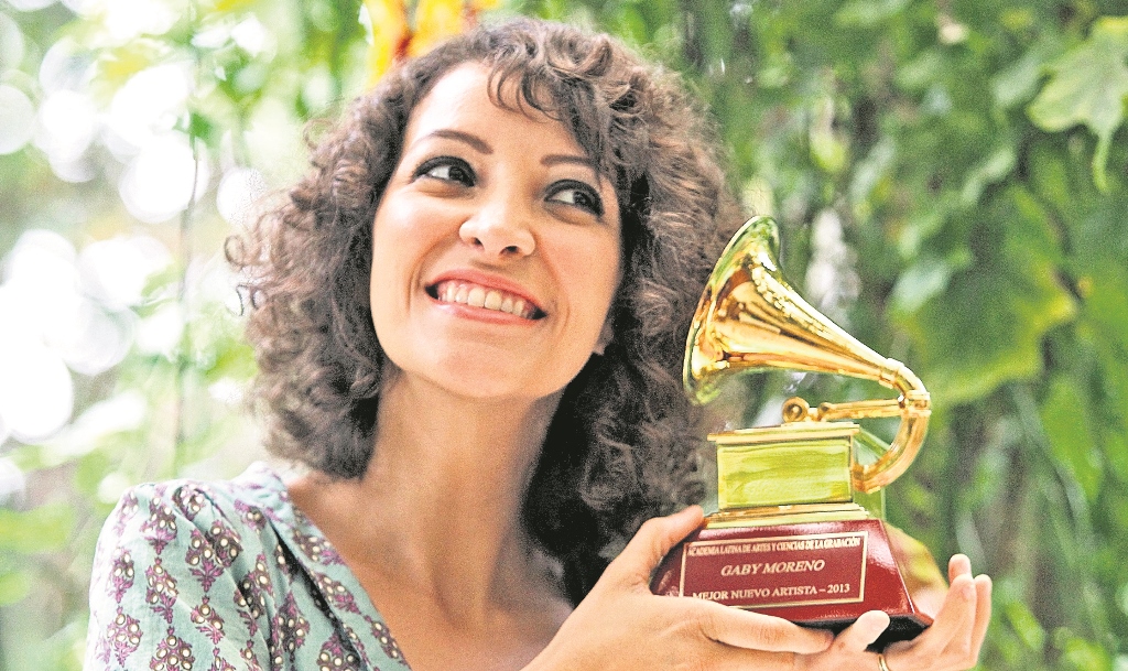 Gaby Moreno prepara sorpresas y recuerda su Grammy