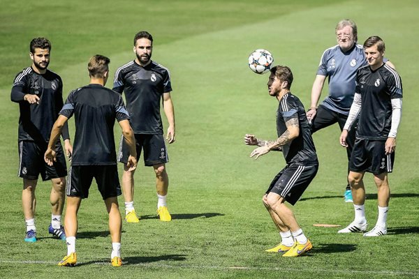 Los jugadores del Real Madrid realizaron ayer su último entrenamiento en Valdebebas. (Foto Prensa Libre: EFE)